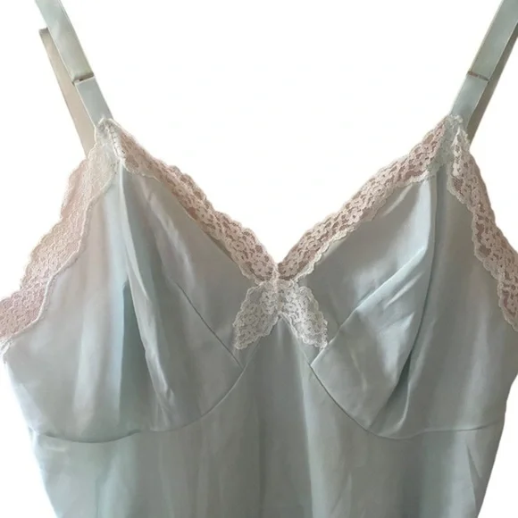 Vintage 50s/60s  women’s short light blue with white lace slip size 34 - Picture 3 of 9
